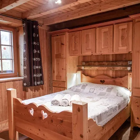 Chalet Les Lioues *